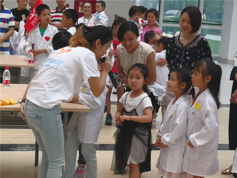 六一儿童节活动“小小欧林人”3