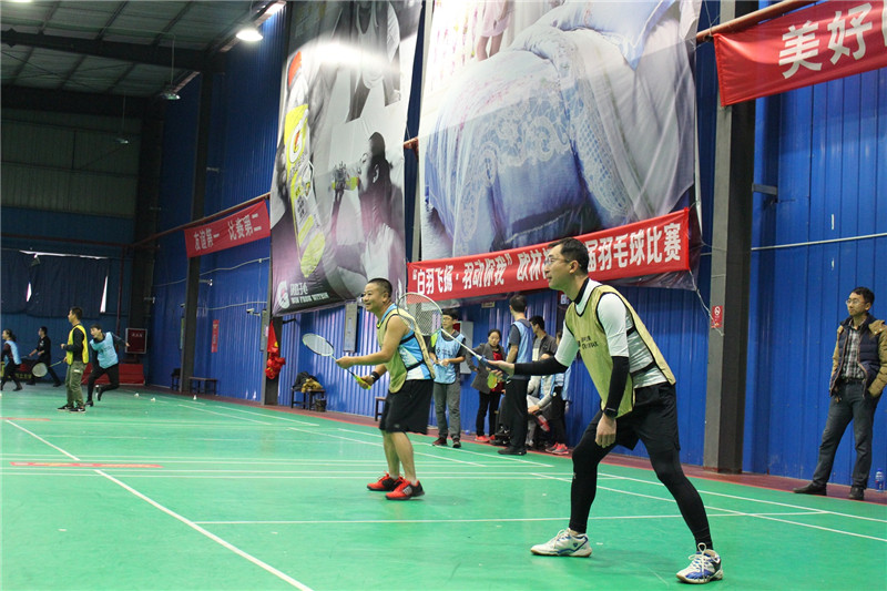 “白羽飞扬?羽动你我”欧林杯第二届羽毛球比赛4